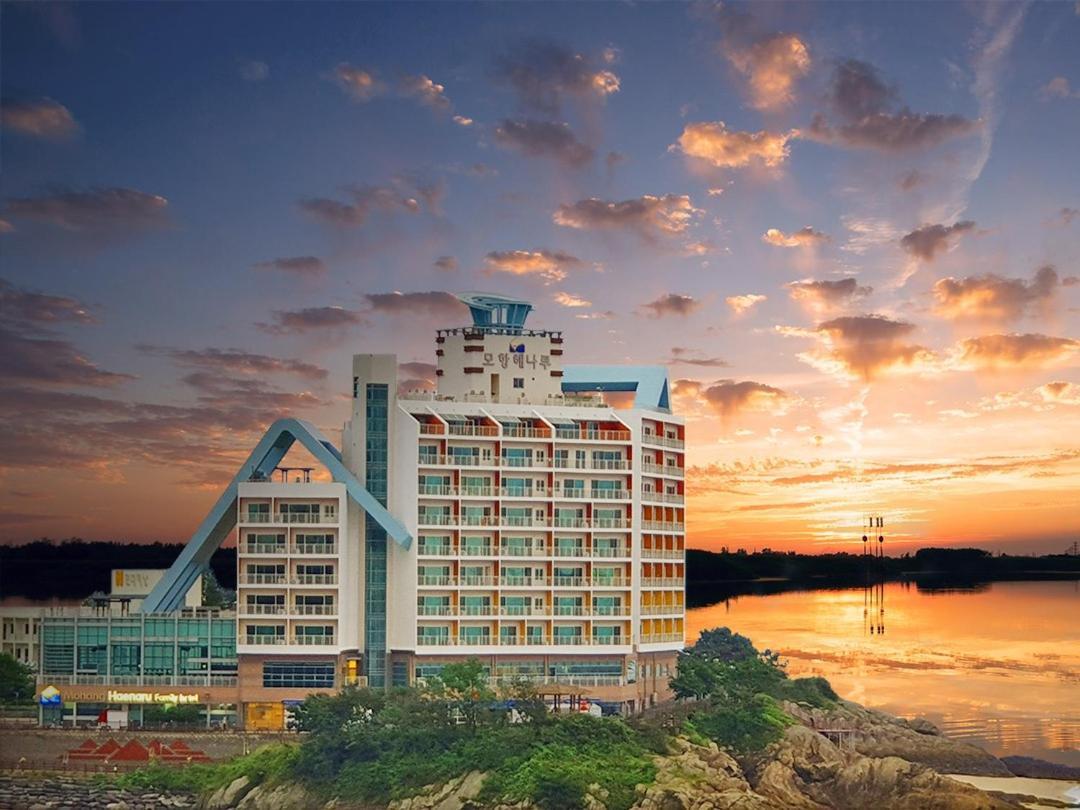 בואן Mohang Haenaru Family Hotel מראה חיצוני תמונה
